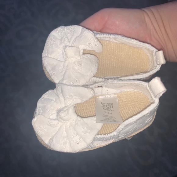 Baby girl white flower shoes - Picture 1 of 5